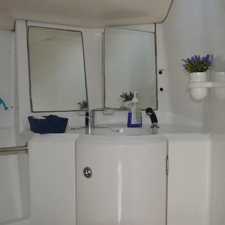 Noite A Bordo C/pa Em Veleiro -rio Douro *