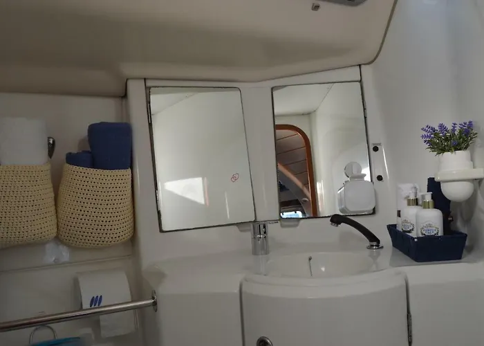 Noite A Bordo C/pa Em Veleiro -rio Douro