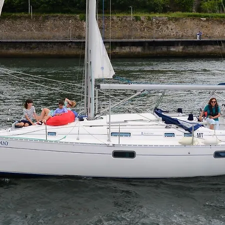 Botel Noite A Bordo C/pa Em Veleiro -rio Douro Vila Nova de Gaia