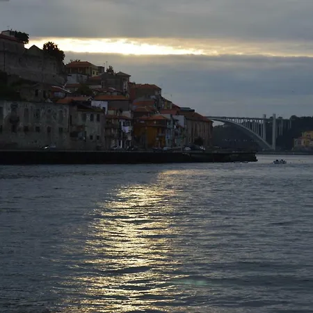 Hotel en barco Noite A Bordo C/pa Em Veleiro -rio Douro