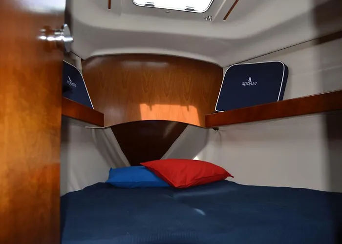 Botel Noite A Bordo C/pa Em Veleiro -rio Douro *