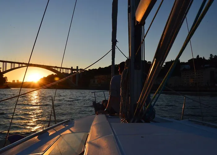 Noite A Bordo C/pa Em Veleiro -rio Douro